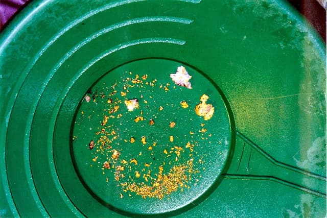 Gold panning instruction